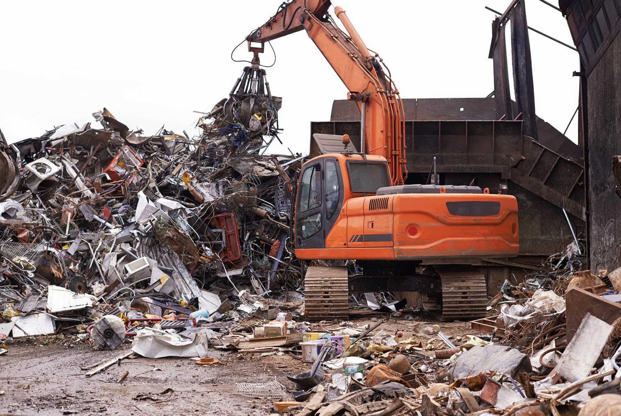 demolicion industrial con maquinaria
